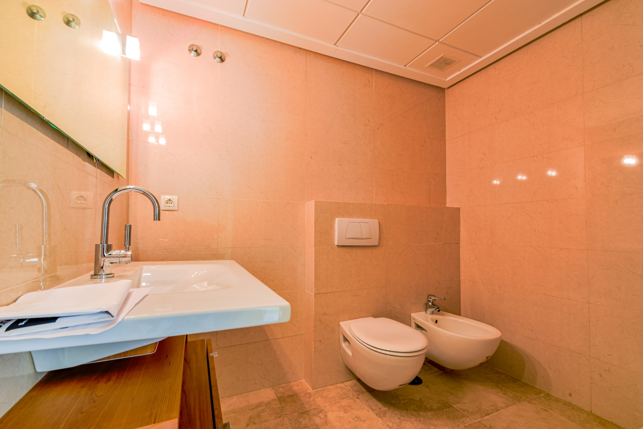 GRAN APARTAMENTO CON VISTAS AL MAR  EN VENTA EN ALTEA