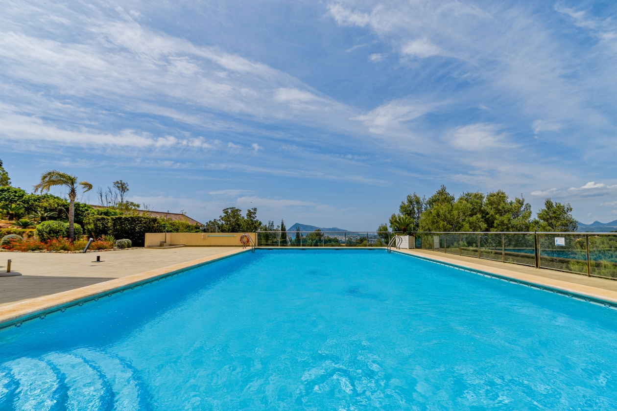 GRAN APARTAMENTO CON VISTAS AL MAR  EN VENTA EN ALTEA