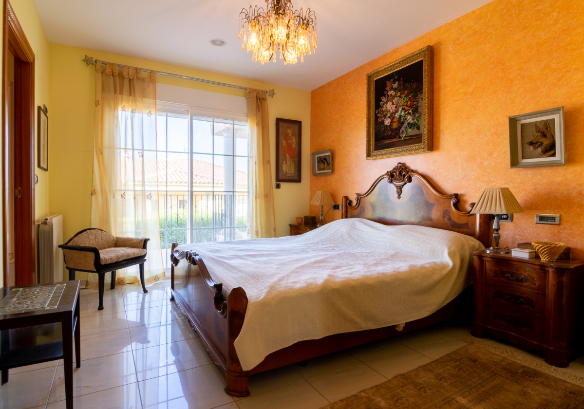 VILLA MIT PERFEKTER AUSSICHT ZUM VERKAUF IN LA NUCIA