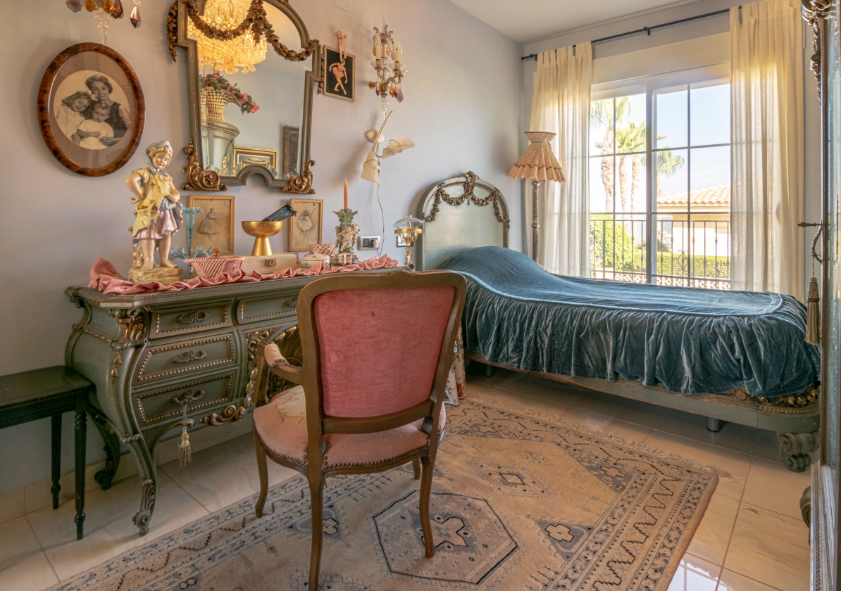 VILLA MIT PERFEKTER AUSSICHT ZUM VERKAUF IN LA NUCIA