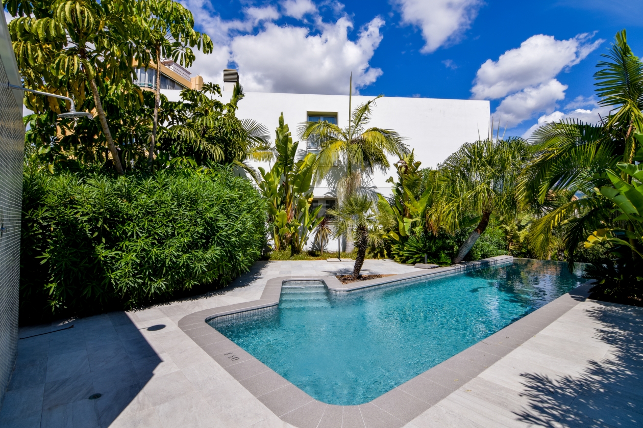 GRAN VILLA PAREADA EN VENTA EN ALBIR