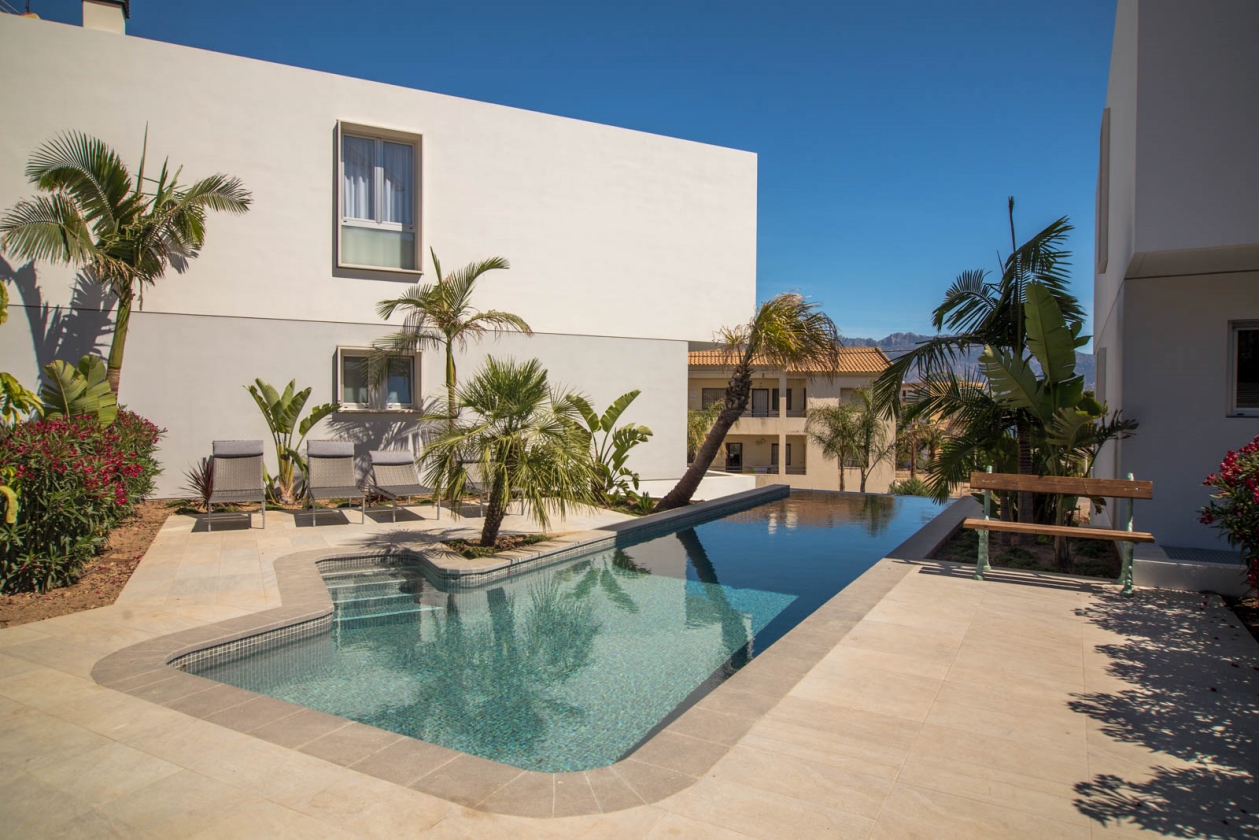 GRAN VILLA PAREADA EN VENTA EN ALBIR
