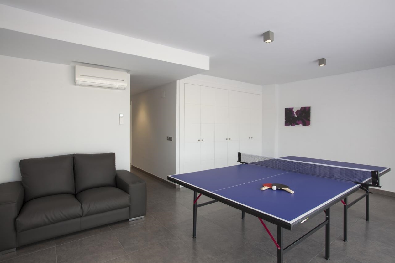 GRAN VILLA PAREADA EN VENTA EN ALBIR