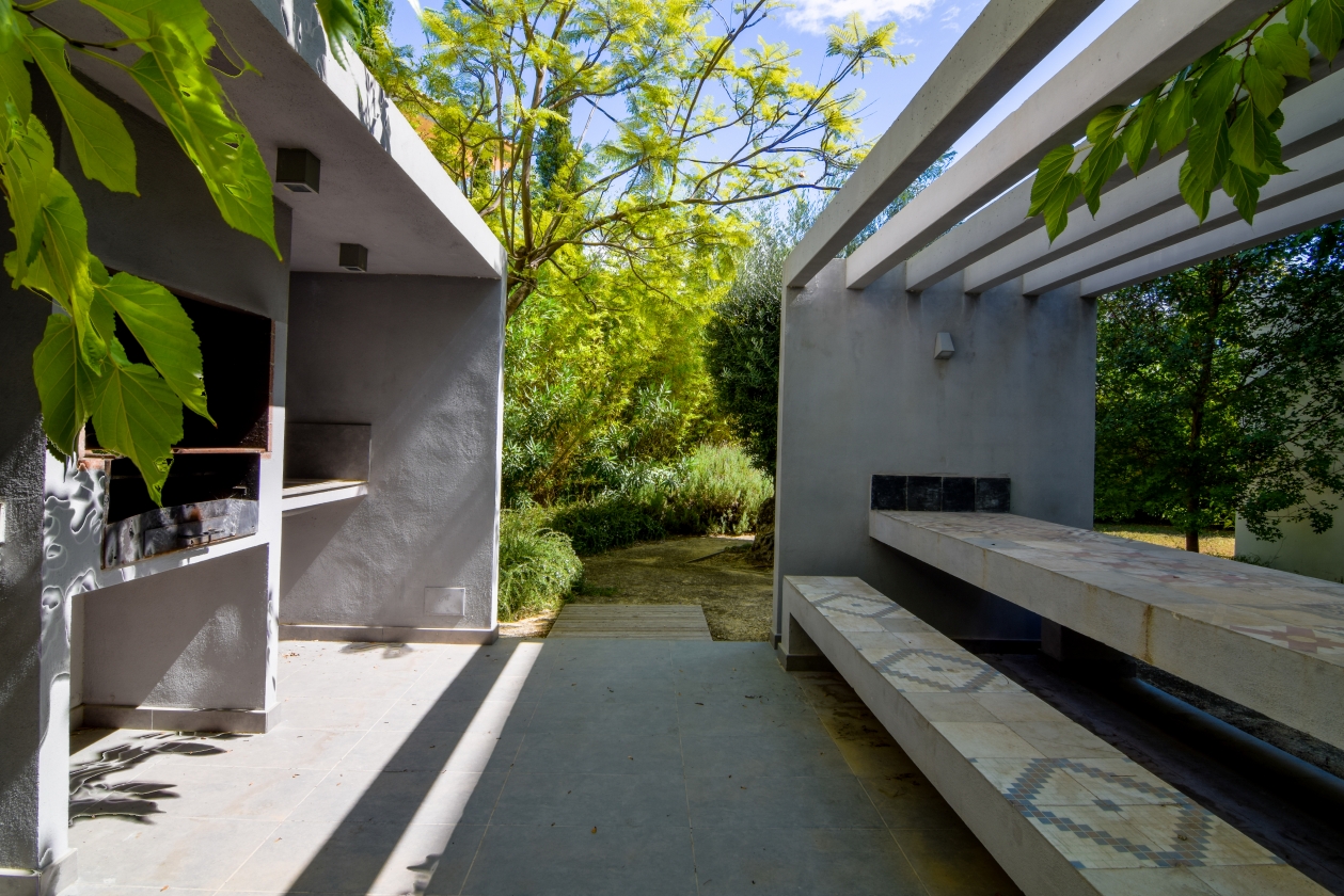 GRAN VILLA PAREADA EN VENTA EN ALBIR