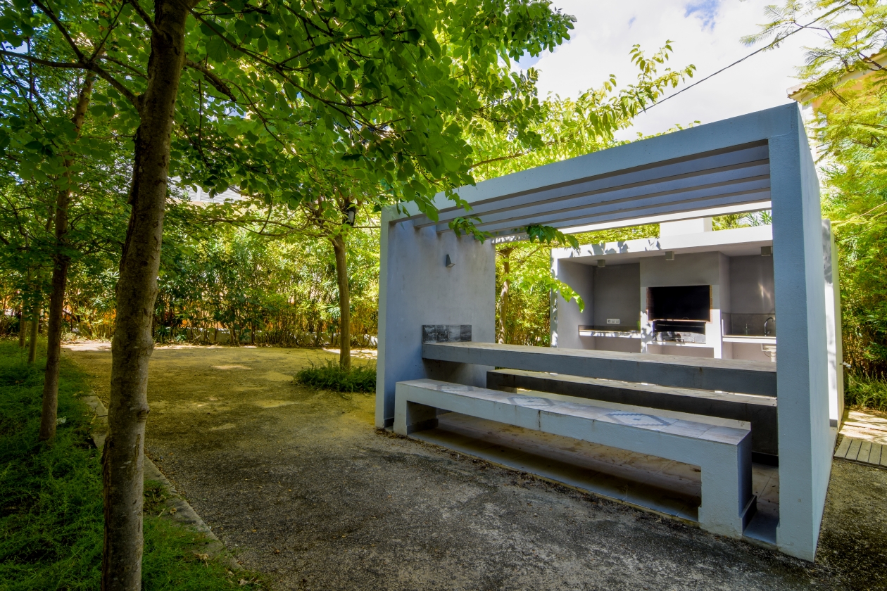 GRAN VILLA PAREADA EN VENTA EN ALBIR