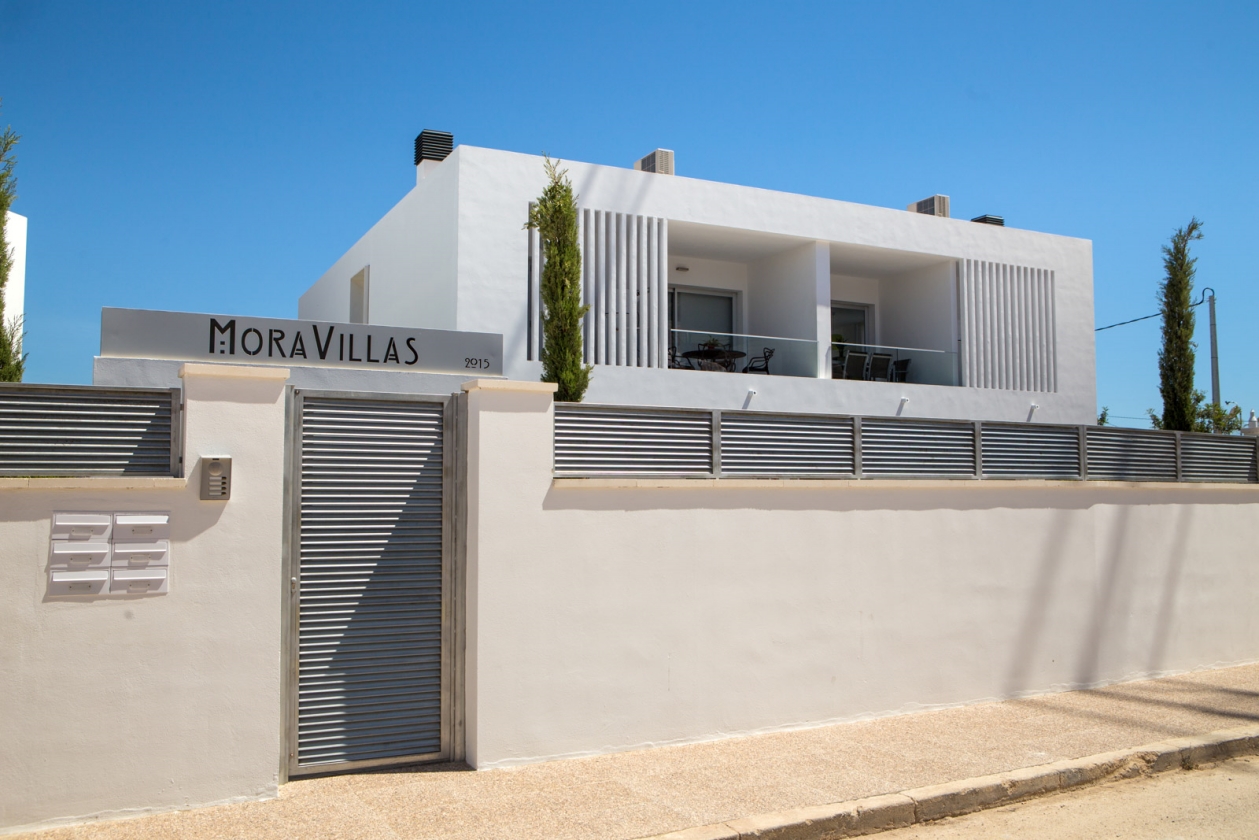 GRAN VILLA PAREADA EN VENTA EN ALBIR