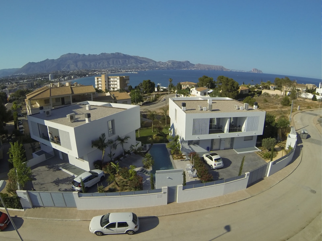 GRAN VILLA PAREADA EN VENTA EN ALBIR