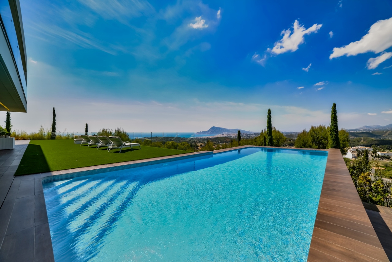 BESONDERE VILLA ZUM VERKAUF IN ALTEA