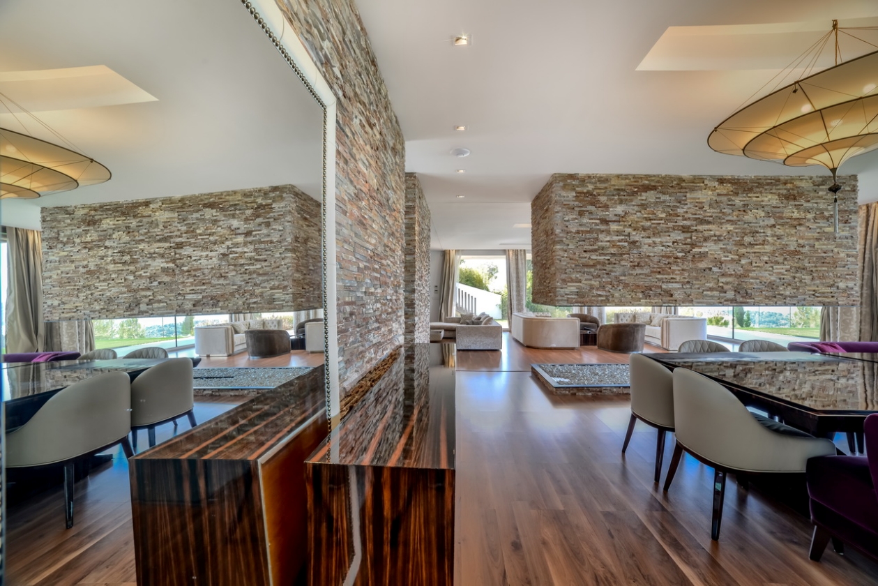 BESONDERE VILLA ZUM VERKAUF IN ALTEA