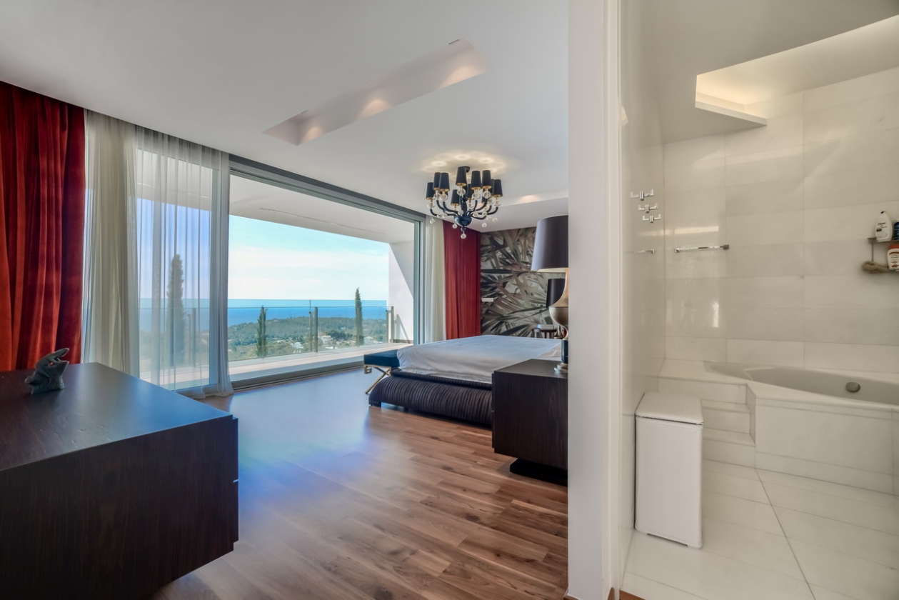 BESONDERE VILLA ZUM VERKAUF IN ALTEA