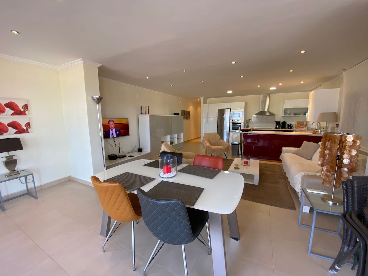 Elegante apartamento en venta en primera línea de la playa con fantásticas vistas al mar