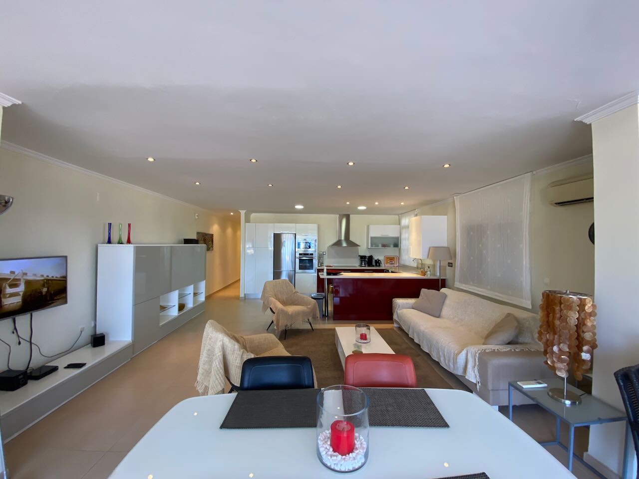 Elegante apartamento en venta en primera línea de la playa con fantásticas vistas al mar