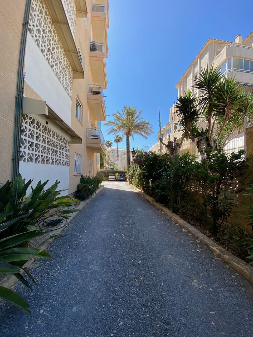 Elegante apartamento en venta en primera línea de la playa con fantásticas vistas al mar