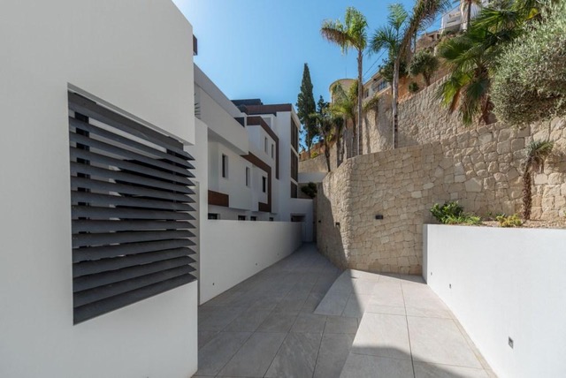 PROYECTO DE APARTAMENTOS EN  VENTA EN 1ra LINEA EN BENIDORM