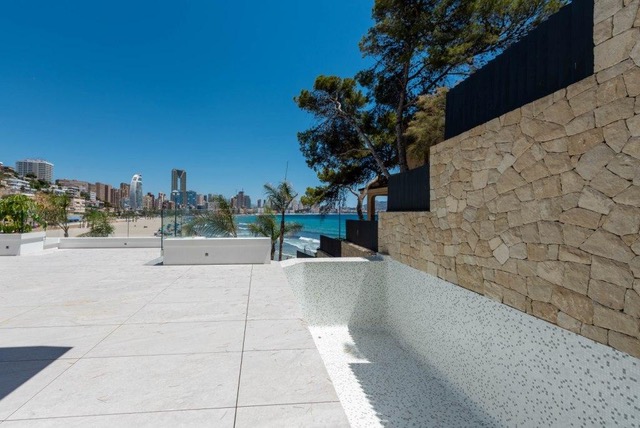 PROYECTO DE APARTAMENTOS EN  VENTA EN 1ra LINEA EN BENIDORM
