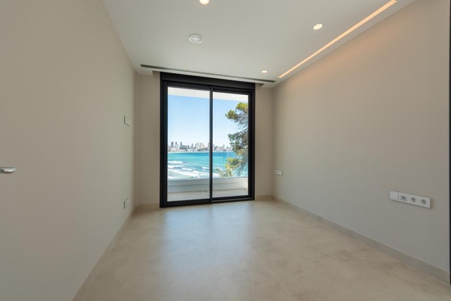 PROYECTO DE APARTAMENTOS EN  VENTA EN 1ra LINEA EN BENIDORM