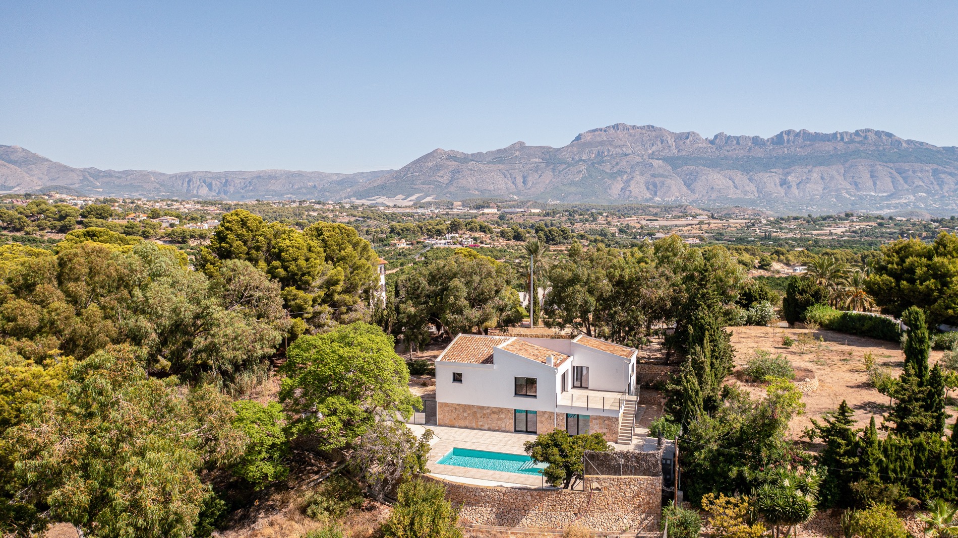 NEWLY BUILT MODERN VILLA FOR SALE IN EL PLANET -ALTEA WITH INCREDIBLE SEA VIEWS