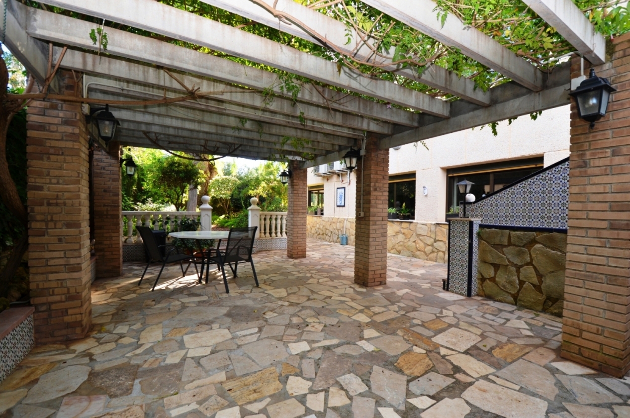 Hermosa Villa Rustica  en venta en Alfaz del pi
