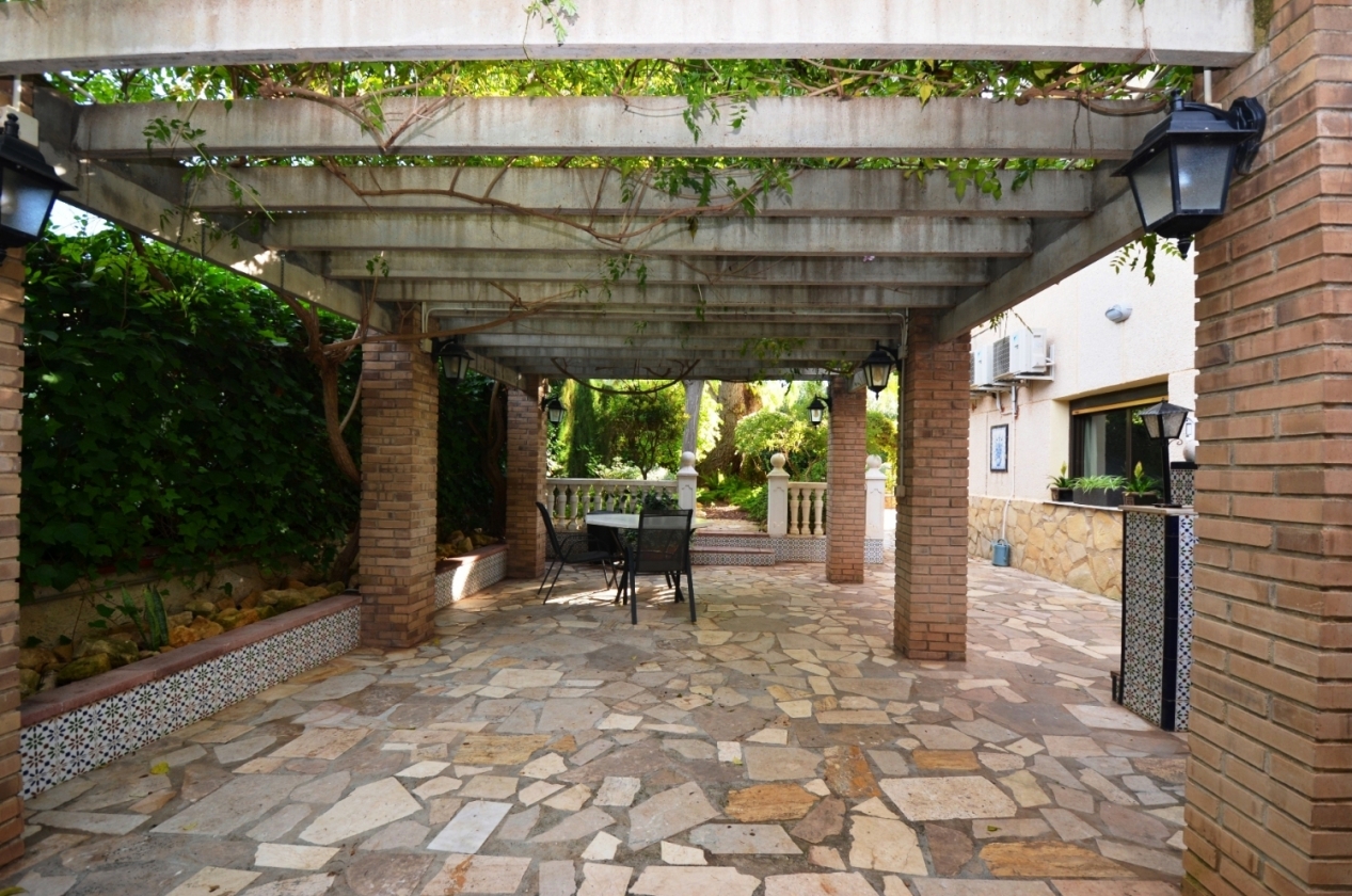 Hermosa Villa Rustica  en venta en Alfaz del pi