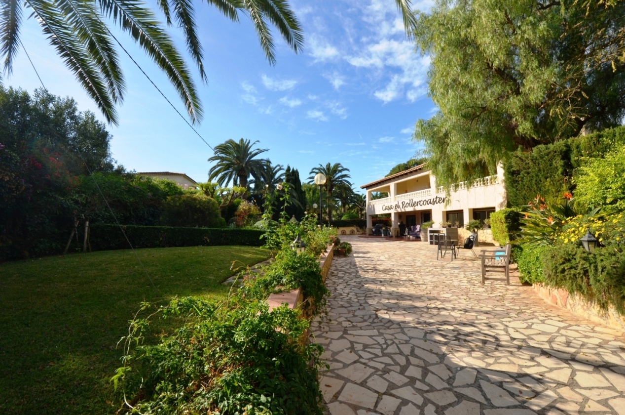 Hermosa Villa Rustica  en venta en Alfaz del pi