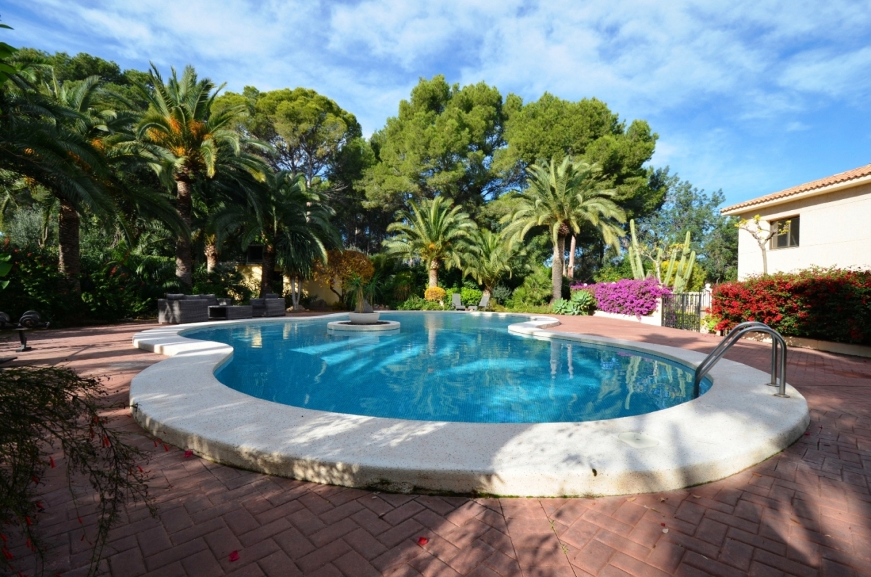 Hermosa Villa Rustica  en venta en Alfaz del pi