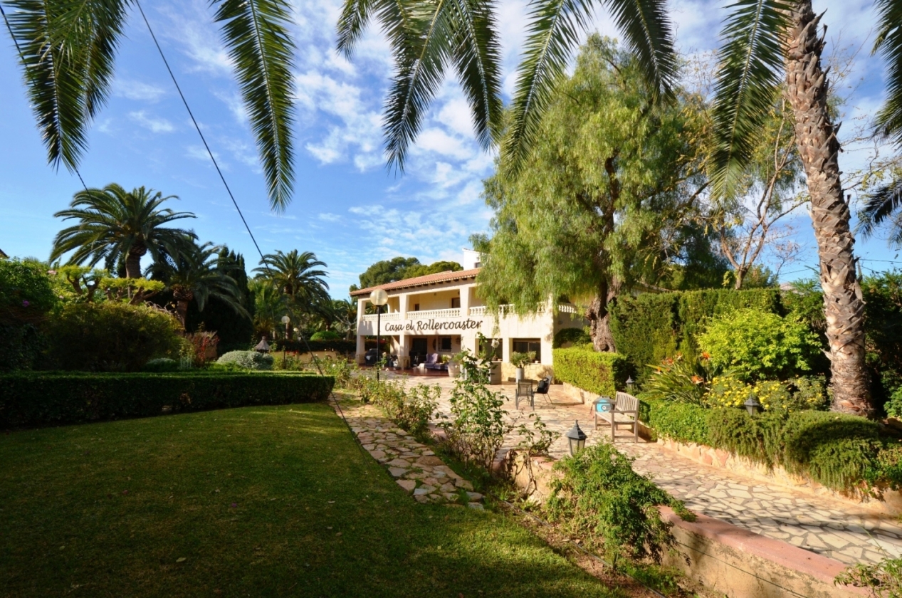 Hermosa Villa Rustica  en venta en Alfaz del pi