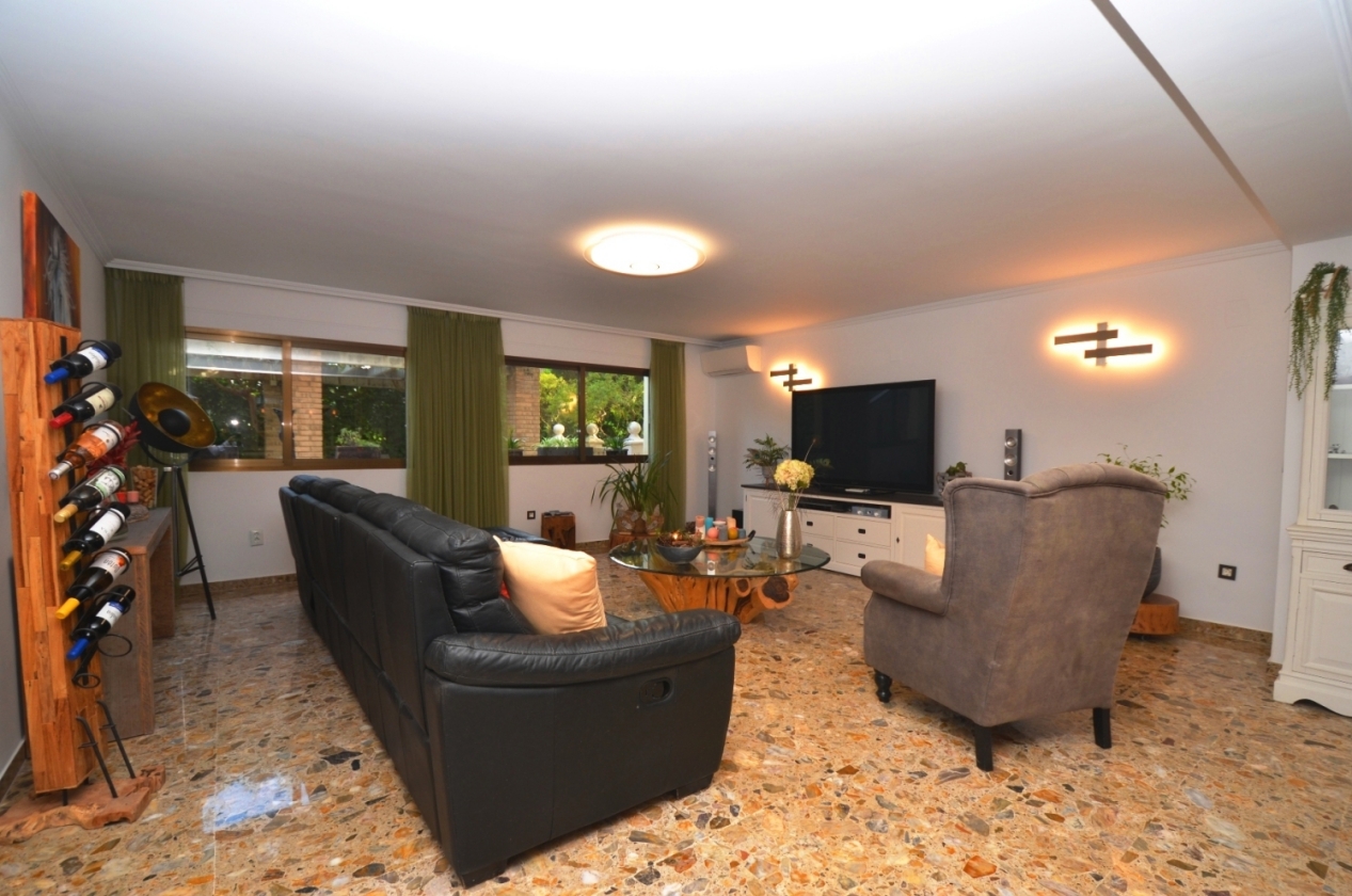 Hermosa Villa Rustica  en venta en Alfaz del pi