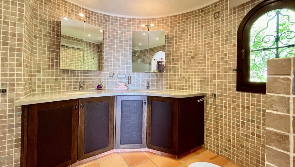 GRANDE VILLA MÉDITERRANÉENNE À VENDRE À ALTEA