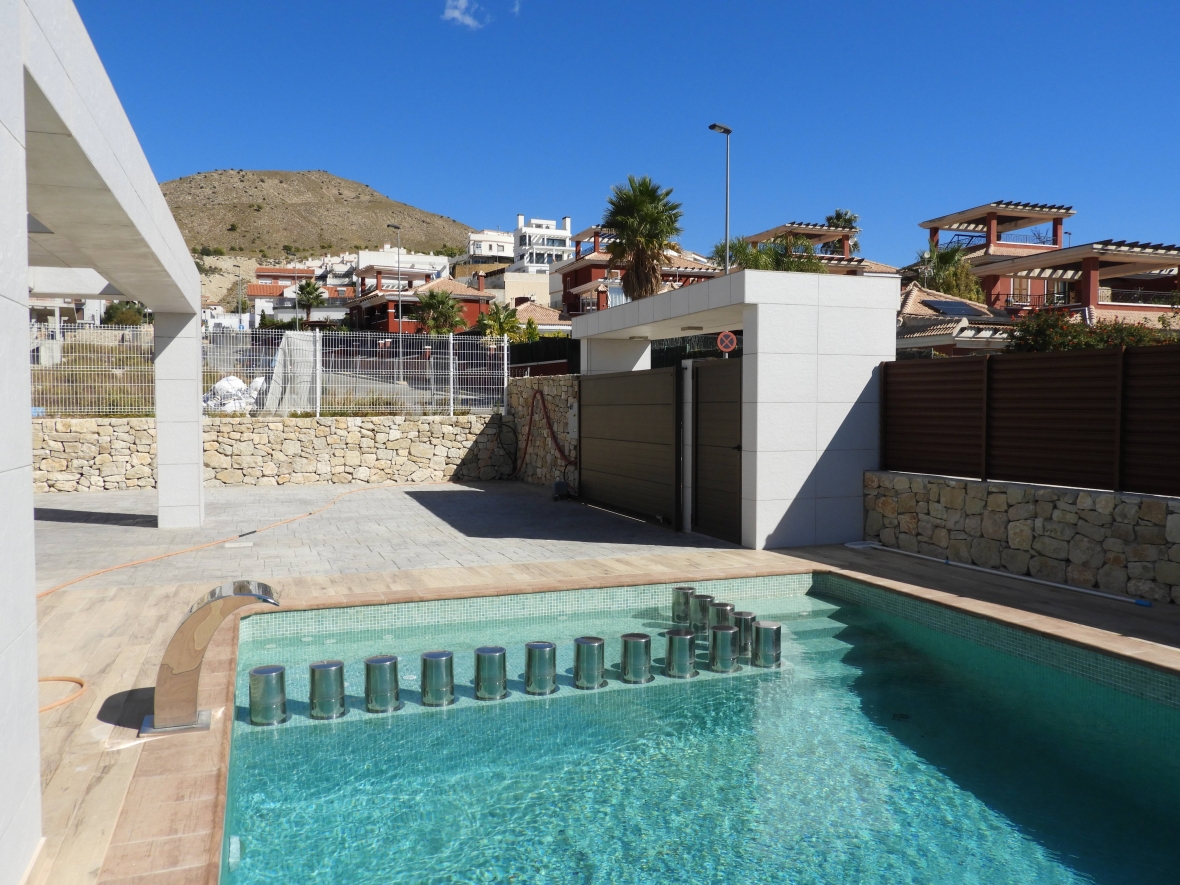 VILLA MODERNA EN VENTA EN FINESTRAT