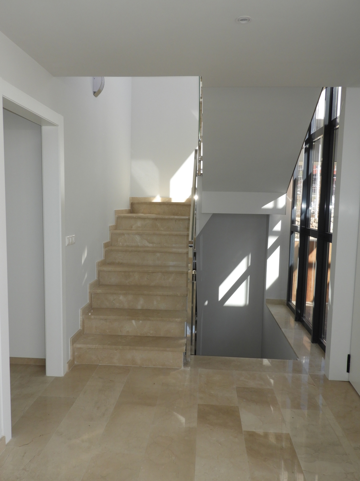 VILLA MODERNA EN VENTA EN FINESTRAT