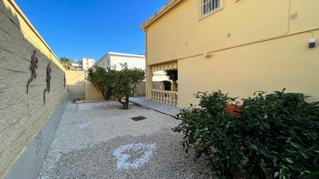 VILLA FOR SALE IN ALBIR