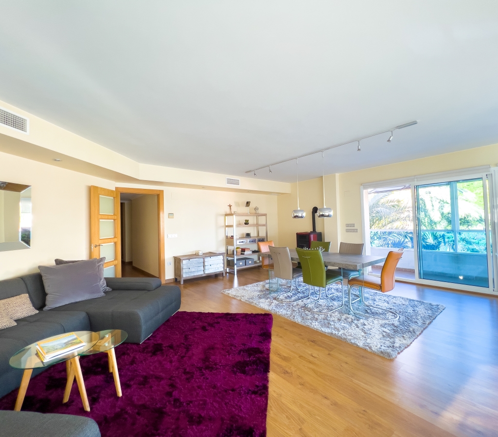 AMPLIO APARTAMENTO EN VENTA EN ALTEA PLAYA