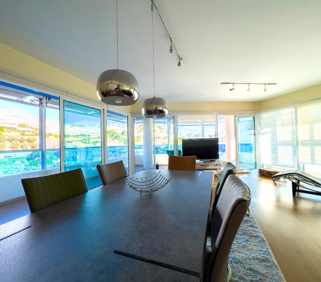 AMPLIO APARTAMENTO EN VENTA EN ALTEA PLAYA