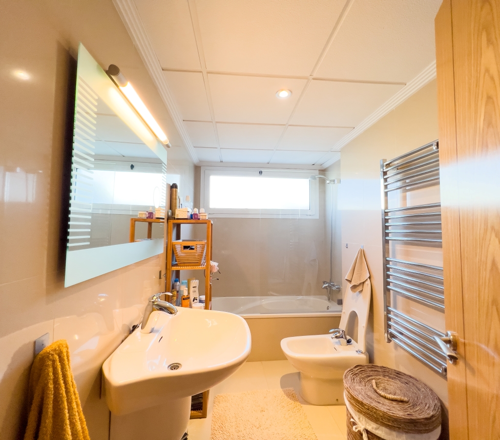 AMPLIO APARTAMENTO EN VENTA EN ALTEA PLAYA