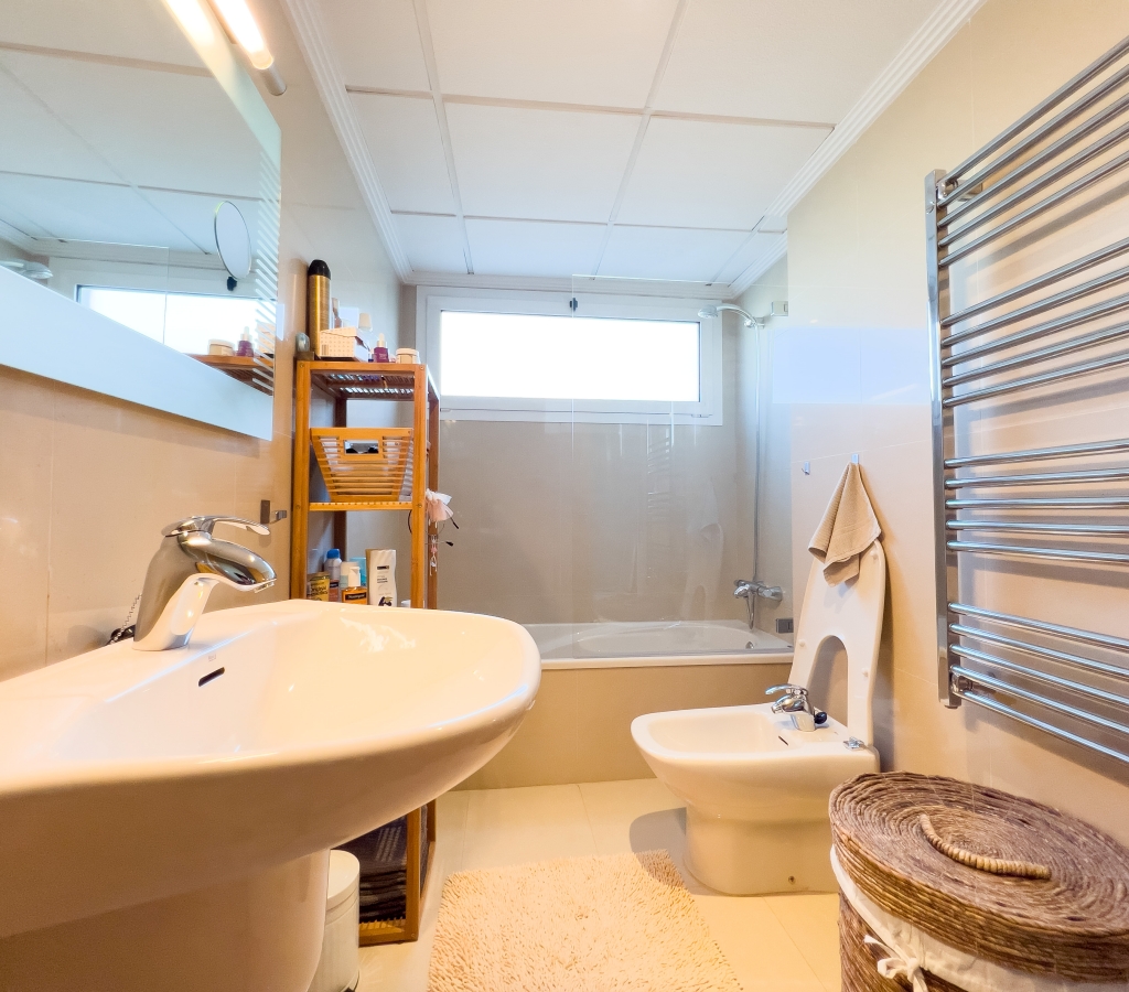 AMPLIO APARTAMENTO EN VENTA EN ALTEA PLAYA