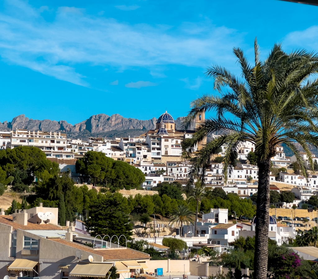 AMPLIO APARTAMENTO EN VENTA EN ALTEA PLAYA