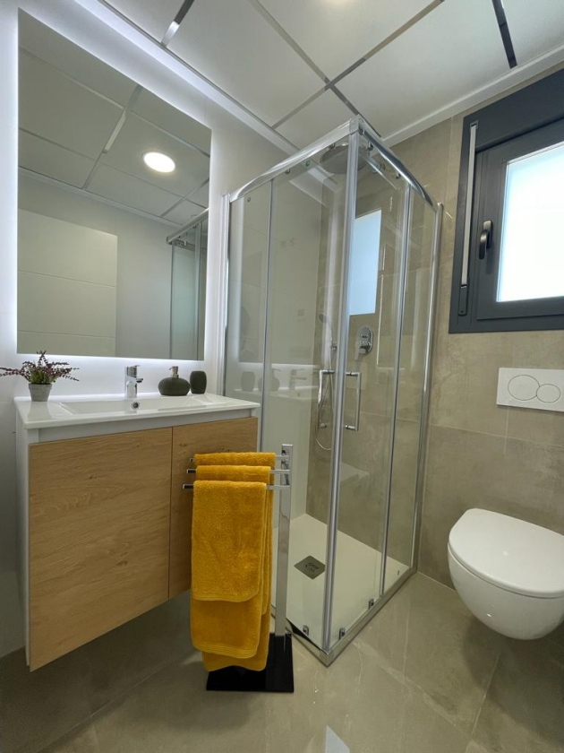 WOONCOMPLEX TE KOOP MET LUXE APPARTEMENTEN EN PENTHOUSES