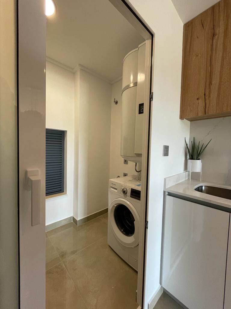 WOONCOMPLEX TE KOOP MET LUXE APPARTEMENTEN EN PENTHOUSES