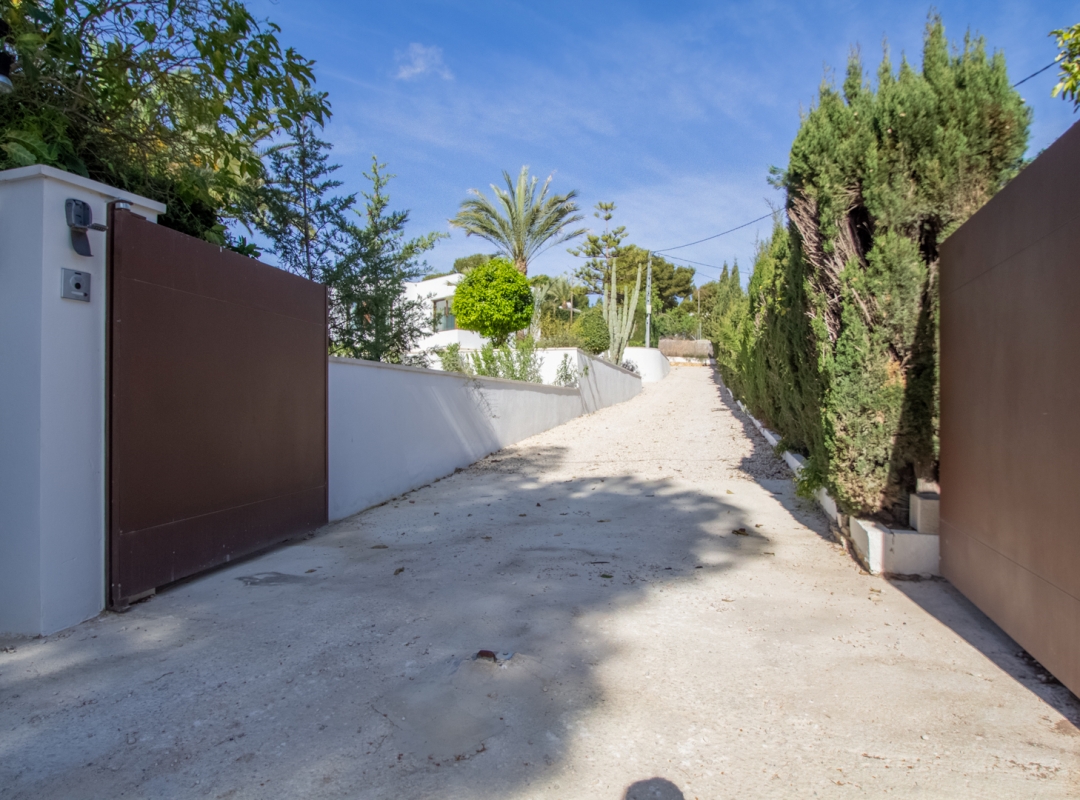 Amplia y moderna villa en venta en el Planet -Altea