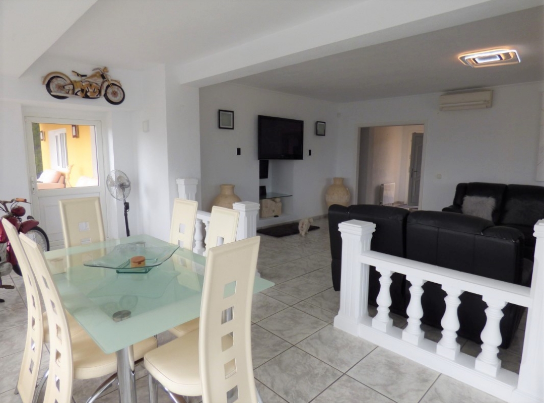 VILLA CON VISTAS EN VENTA EN POLOP