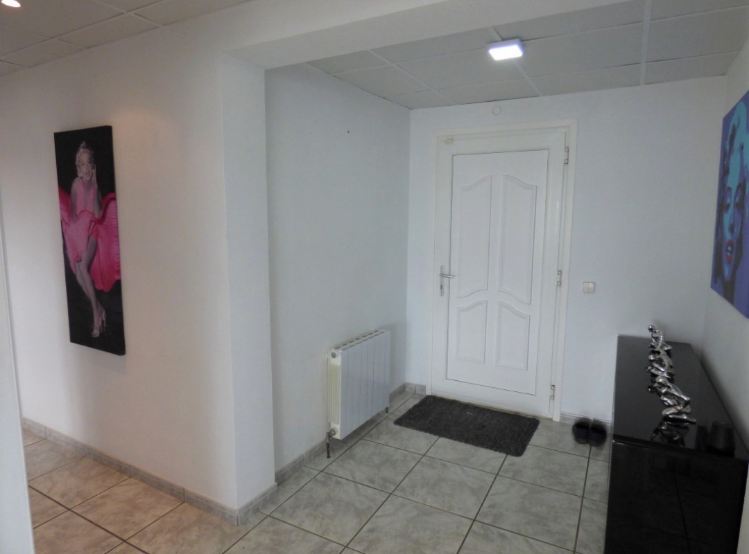 VILLA CON VISTAS EN VENTA EN POLOP