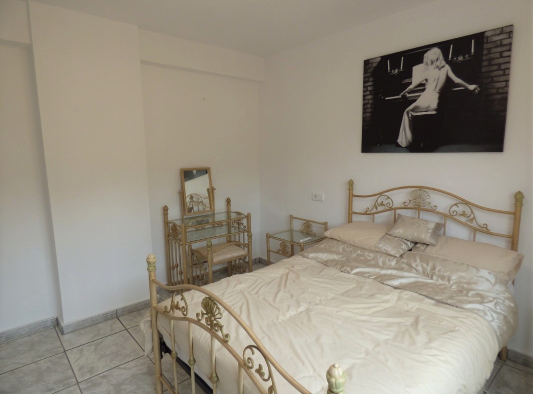 VILLA CON VISTAS EN VENTA EN POLOP