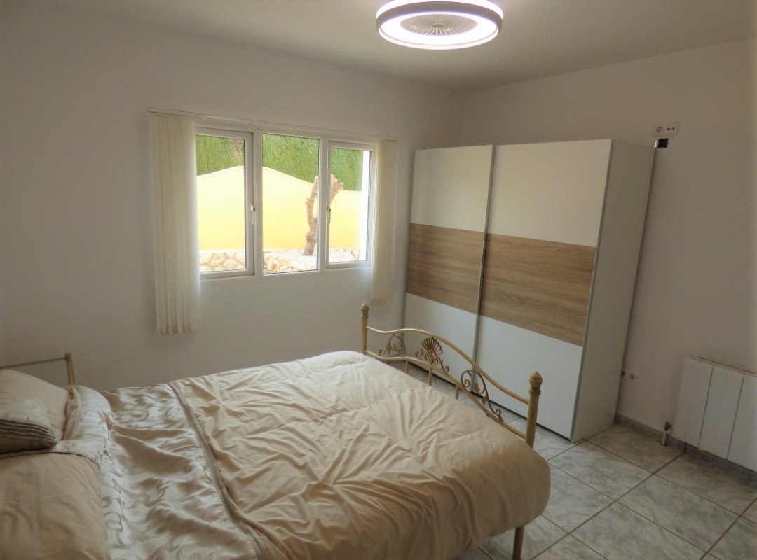 VILLA CON VISTAS EN VENTA EN POLOP