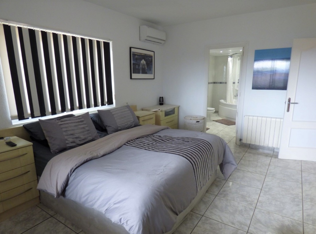 VILLA CON VISTAS EN VENTA EN POLOP