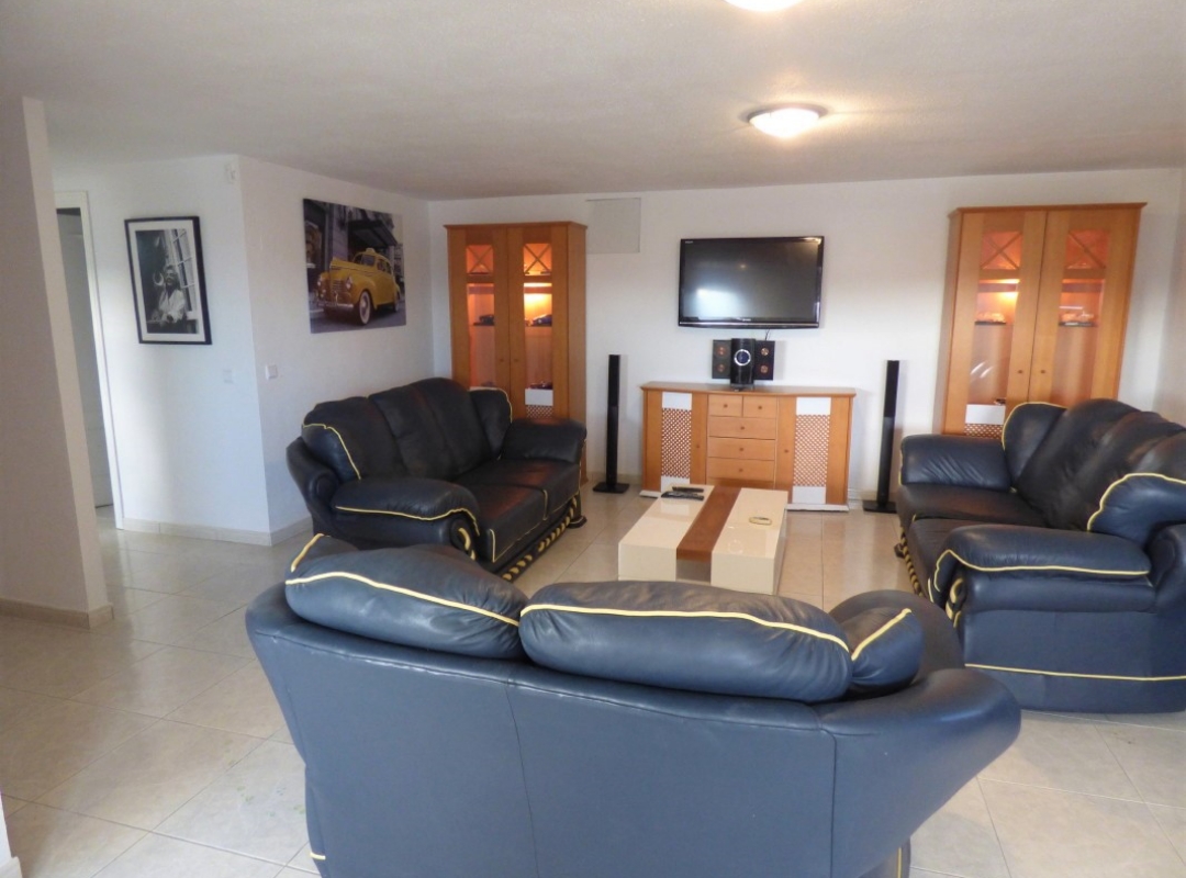 VILLA CON VISTAS EN VENTA EN POLOP