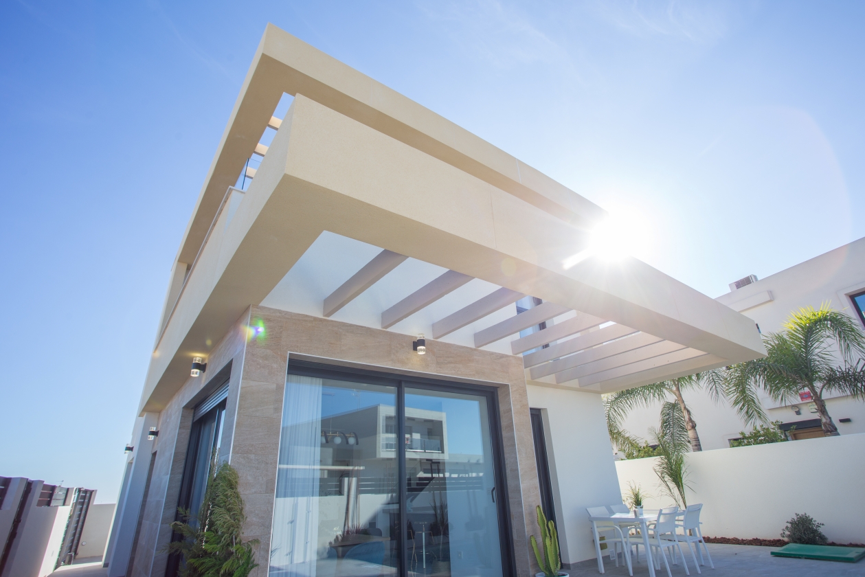 SEHR SONNIGE VILLA ZUM VERKAUF IN LOS MONTESINOS
