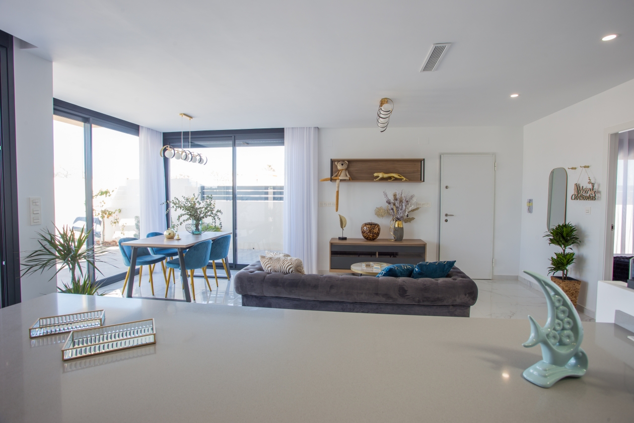 SEHR SONNIGE VILLA ZUM VERKAUF IN LOS MONTESINOS