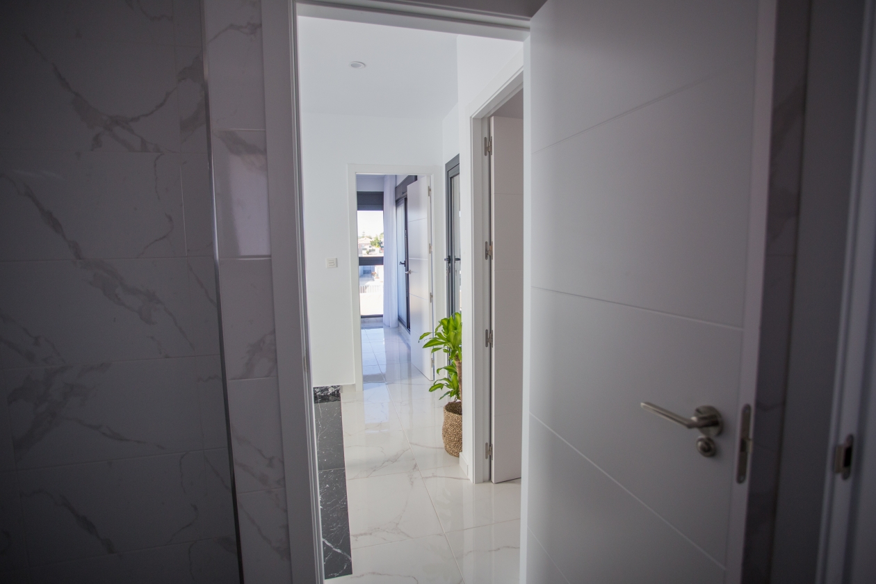 SEHR SONNIGE VILLA ZUM VERKAUF IN LOS MONTESINOS