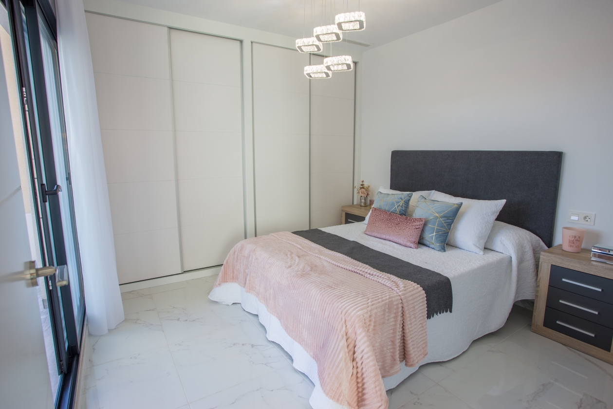 SEHR SONNIGE VILLA ZUM VERKAUF IN LOS MONTESINOS