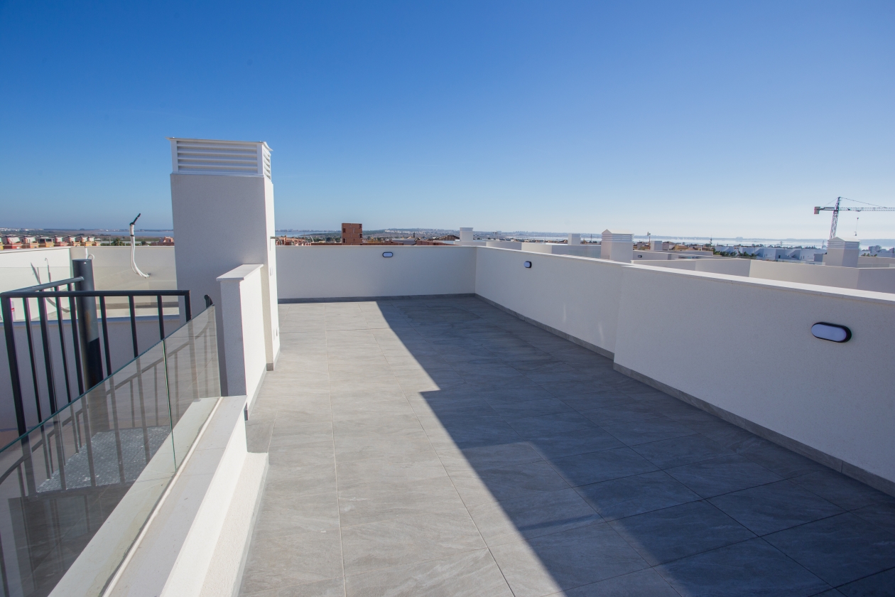 SEHR SONNIGE VILLA ZUM VERKAUF IN LOS MONTESINOS